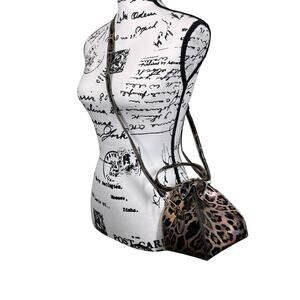 Purse Snake black and brown print pyramid shape crossbody handle bag
